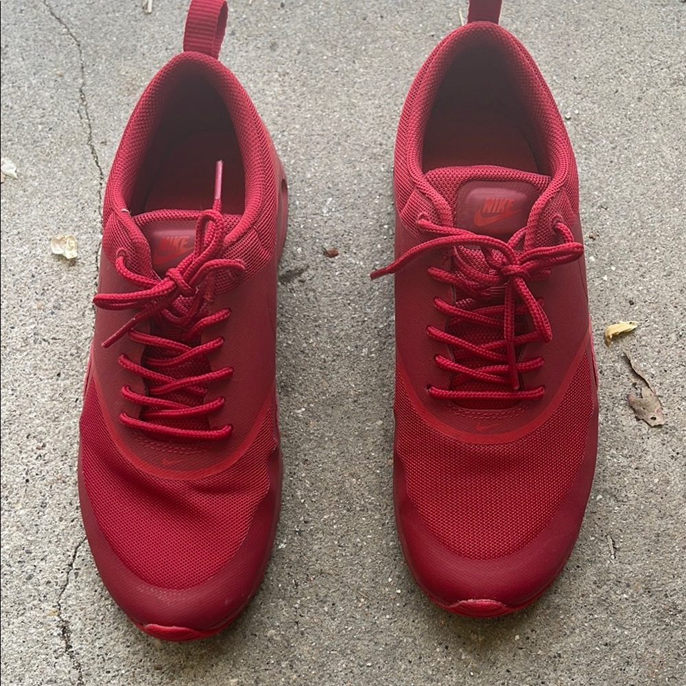 Nike Red air max Thea  Low-Top Mesh Design